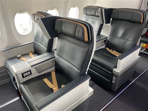 boeing 737 max 8 business class seats